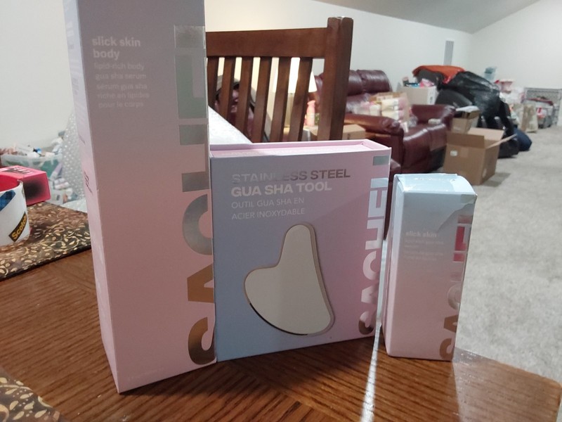 SACHEU STAINLESS STELL GUA SHA TOOL W/ TRAVEL & FL SZ SLICK SKIN BODY SERUM NIB!