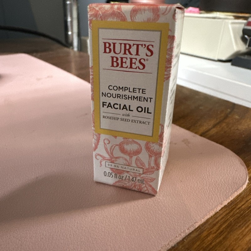 Burt&rsquo;s Bees Complete Nourishment Facial Oil Rosehip Seed Extract NEW
