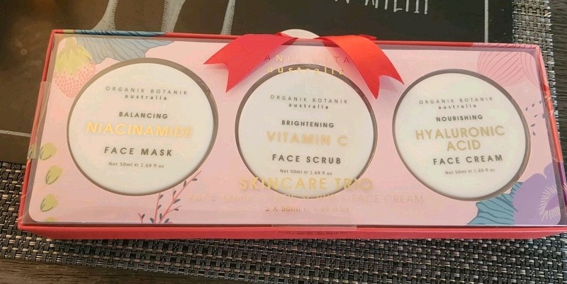 Organik Botanik Skincare 3-Piece Anti Aging Gift Set Face Mask Scrub Face Cream